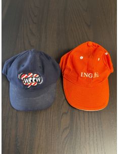 Casquettes ING et WCCW 2