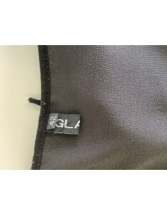 Robe noire, détails rouges 2