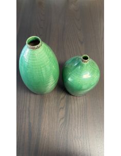 Vases en céramique verte