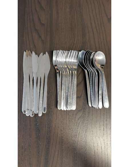 Ensemble de couverts en métal
