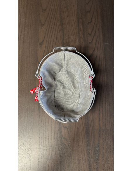 Panier de rangement en métal avec ruban rouge