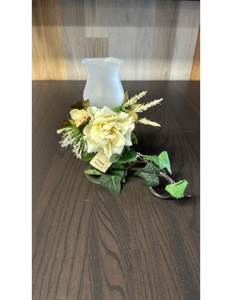 Bougeoir en verre décoratif avec fleurs et feuillages artificiels