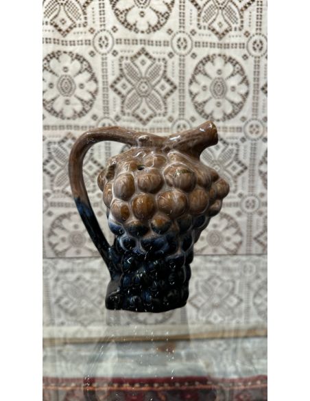 Pichet en céramique en forme de grappe de raisins