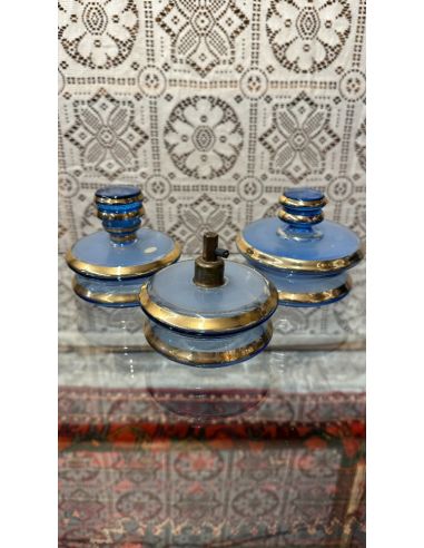 2 pots en verre bleu + 1 lampe avec...