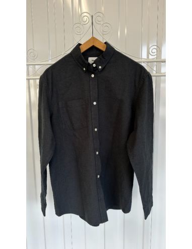 Chemise noire élégante à manches longues