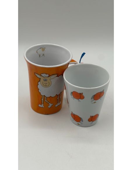 Tasses colorées avec motifs de mouton et de cheval