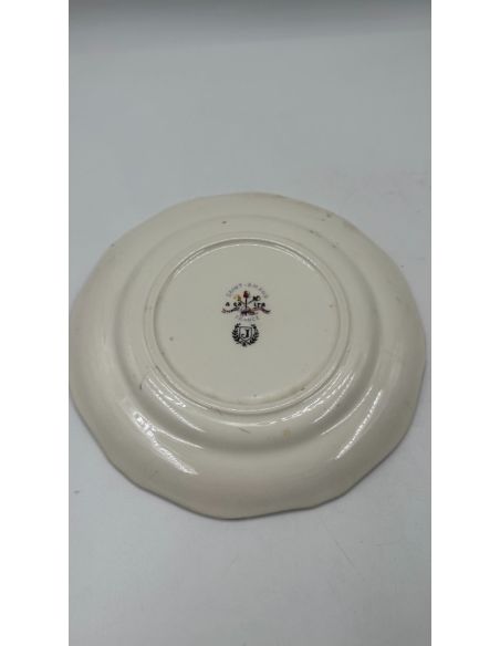 Assiette décorative avec motif floral
