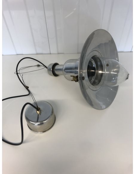 Hangende metalen lamp