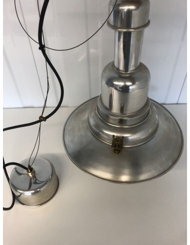Hangende metalen lamp