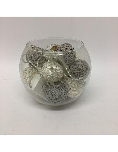 Vase et guirlande lumineuse