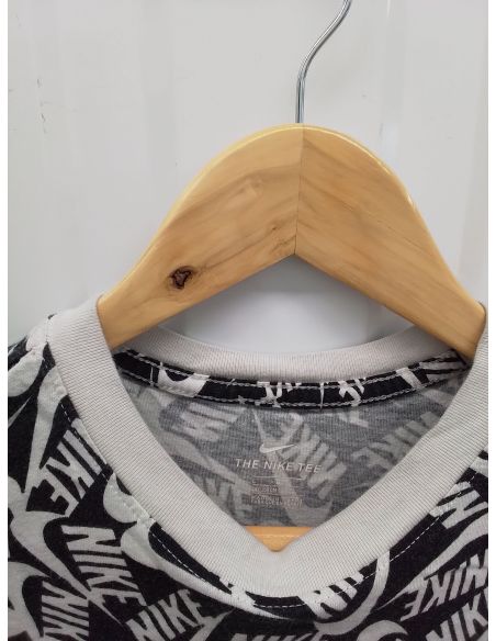 T-shirt Nike