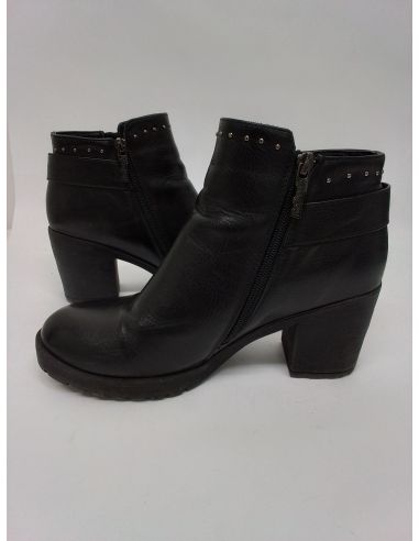 REFRESH - Boots.