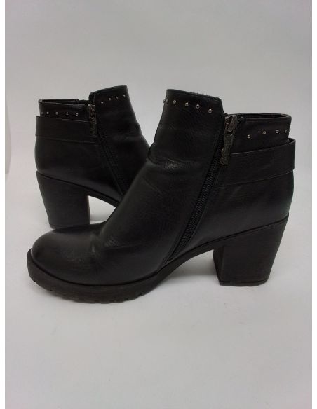 REFRESH - Boots.