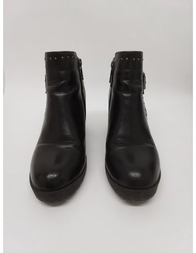 REFRESH - Boots.