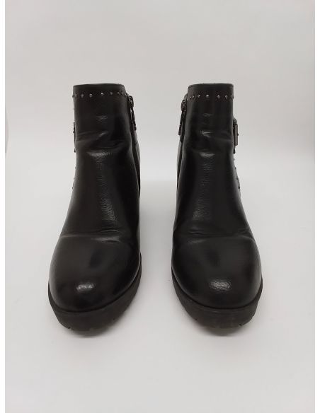REFRESH - Boots.