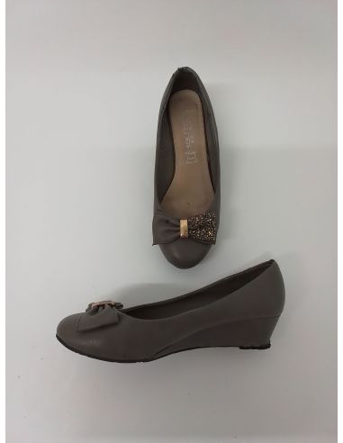 Paire de chaussures compensées