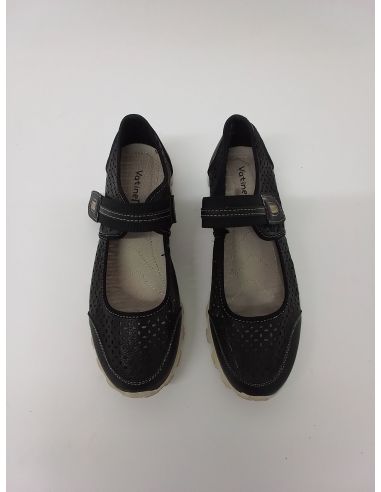 Paire de chaussures à scratchs